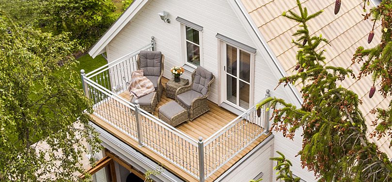 Trähus  moderna hem med naturlig styrka